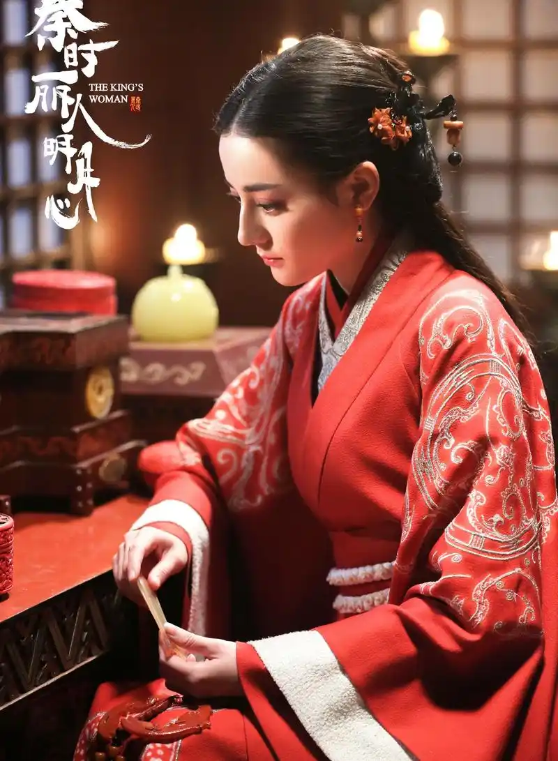 迪丽热巴怕是我们见过的,穿红衣古装最好看的女明星了吧?