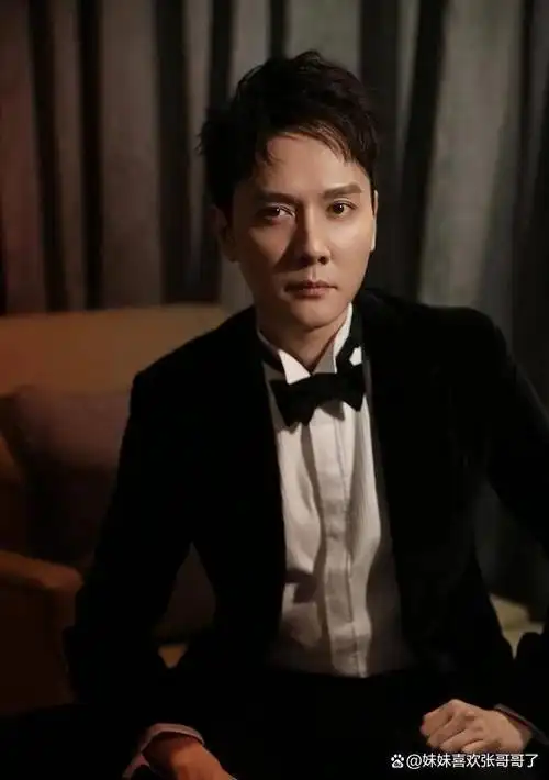 冯绍峰,中国内地男演员,因长相帅气,演技出色而备受瞩目.