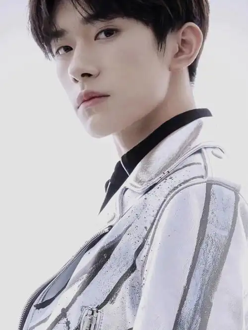 易烊千玺千纸鹤  #宝藏男孩易烊千玺  #易烊千玺  #离雨(帝国洋)