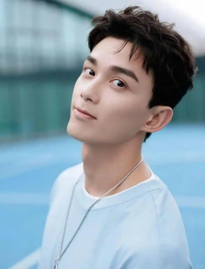 今天是清新的一抹蓝吴磊#九月动态激励计划