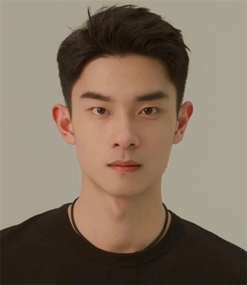 夏季最新男生短发 清爽寸头碎盖头