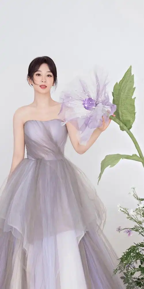 杨紫520婚纱大片玫瑰粉氛围浪漫唯美勾勒轻盈曼妙姿态