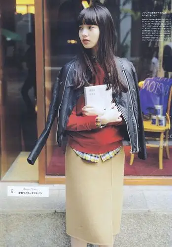 日本女演员模特小松菜奈迎21岁生日