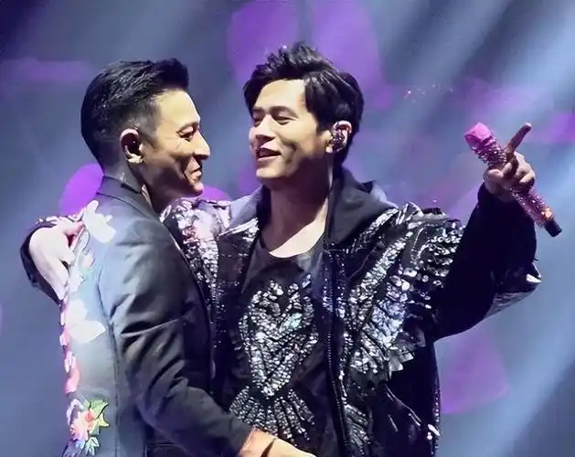 5位台湾艺人转发"台湾不是一个国家",受到好评