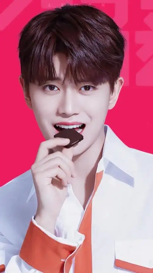 任嘉伦头像壁纸:国超阳光帅气头像壁纸合集