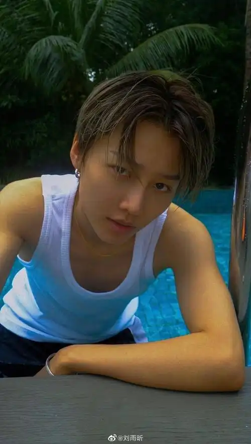 amber刘逸云,刘雨昕,陆柯燃,杨芸晴,林凡