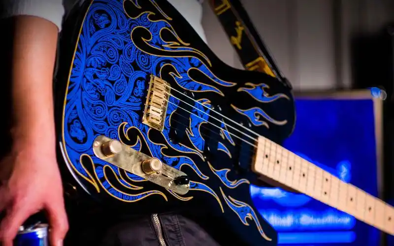 【談琴說愛】黄贯中最爱这把fender?(下)"音色揭秘"