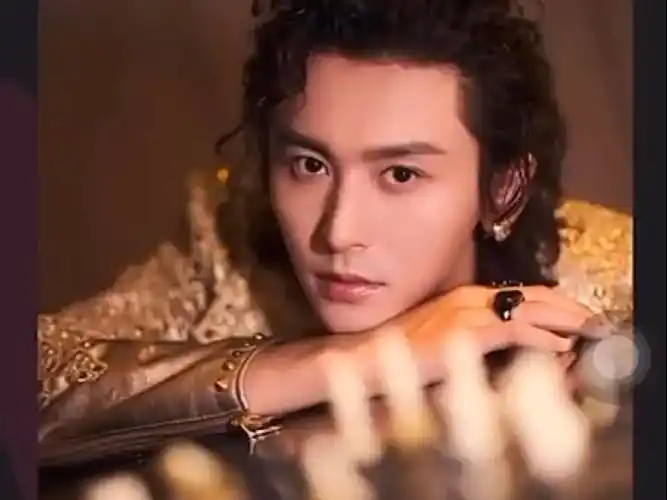 ufm访谈 张哲瀚:2024期待重回演员身份/向宇宙发射信号