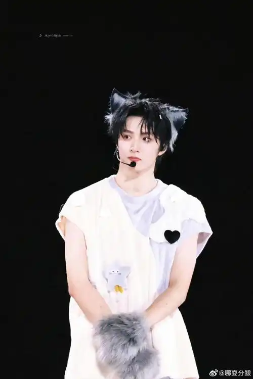 刘耀文wake up##刘耀文止咬器