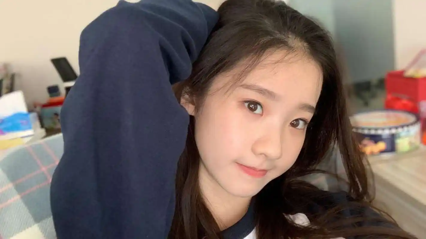 张艺凡"皇族"实锤,黄子韬发文安慰徐艺洋,暴露《创3》问题