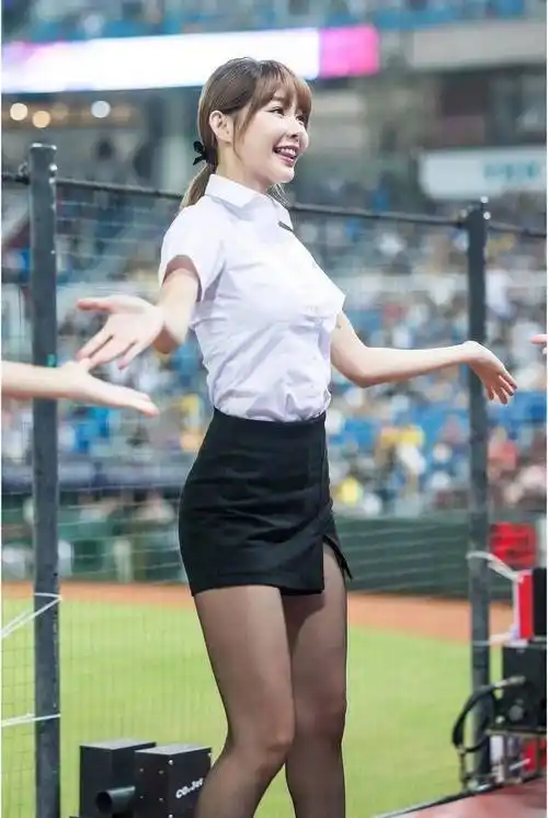 "最正啦啦队女神"陈怡睿:绝美颜值和火辣身材,被网友封为女神