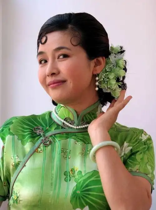 资料:电视剧《四世同堂》剧中人物 王澜饰胖菊子