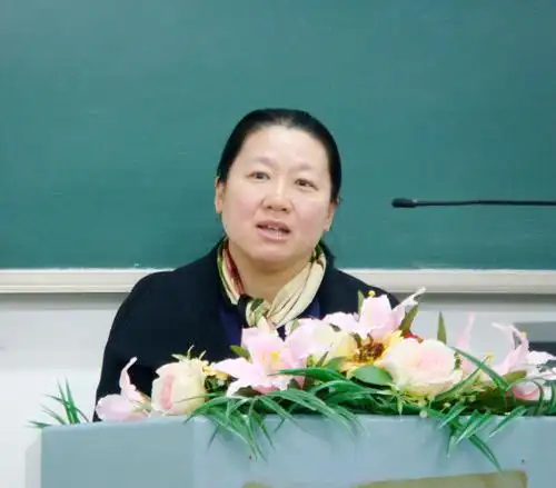 法院刑事审判庭第二庭蔡云霞法官来校为同学们做了《法官实务》讲座