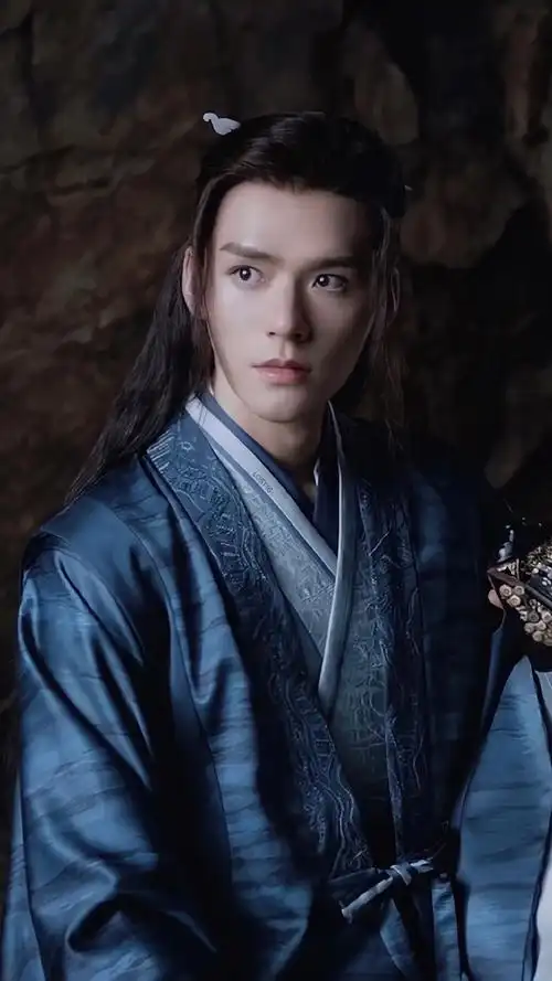 山河令[超话]#裁一波蓝衣顺便加几张新-龚俊 - 温客行90