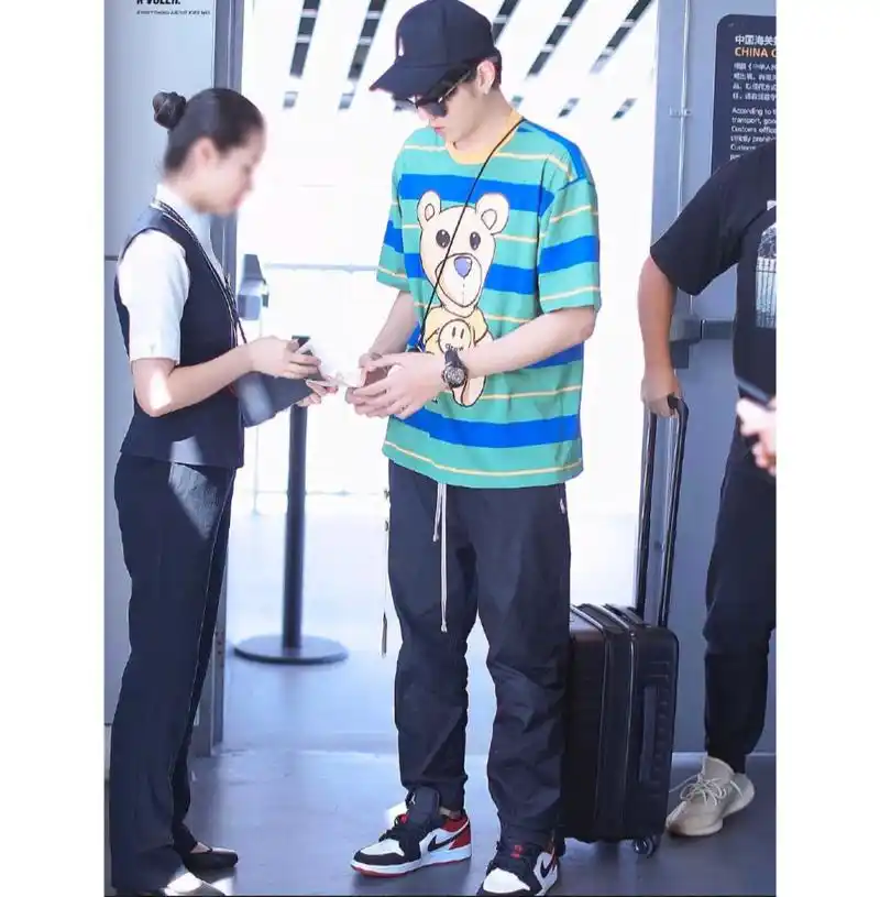 夏天去哪玩_耐克怎么样_双十一去哪玩_时尚_鞋靴_球吴亦凡同款aj1