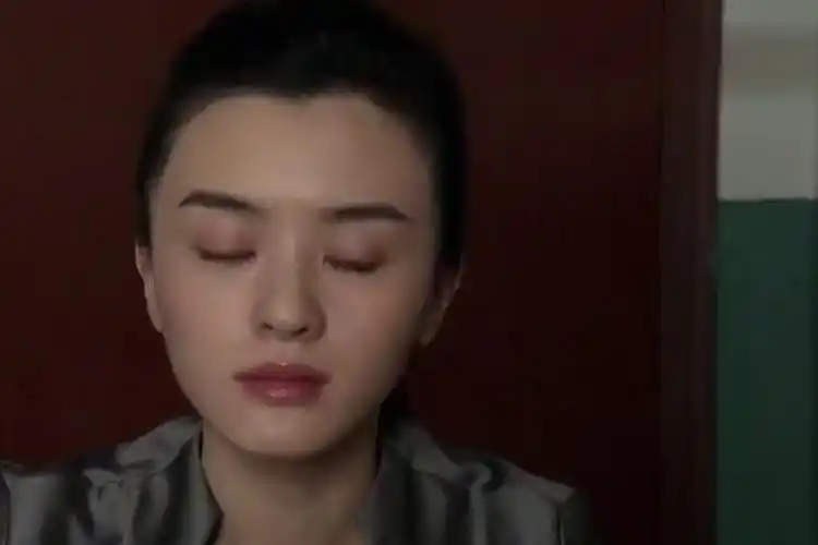 正阳门下小关妈气倒韩母竟还敢上门来韩家人直接扛锄头