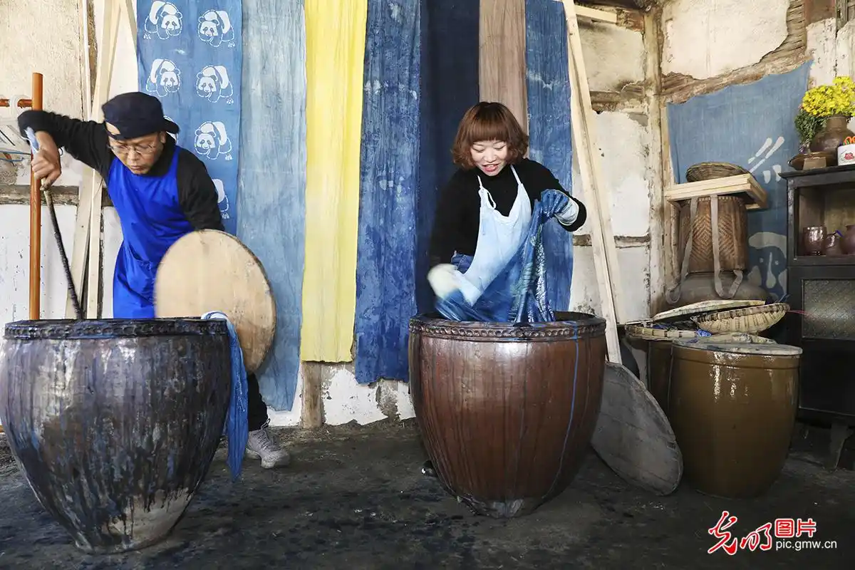 成都双流:90后大学毕业生老街创业开染坊-中工新闻-中工网