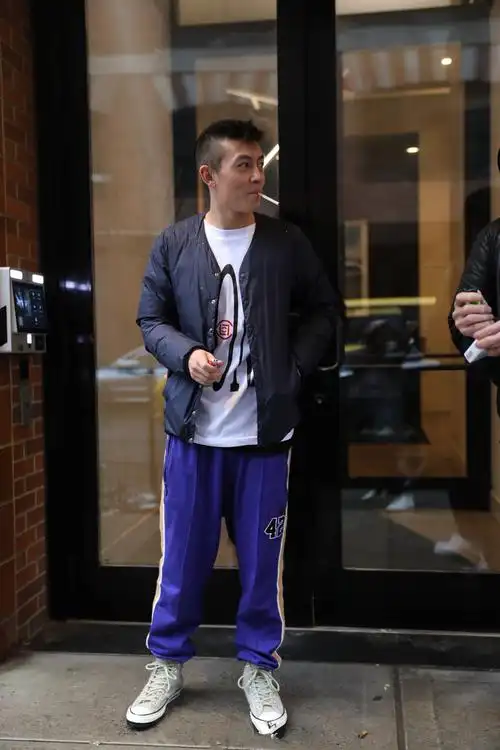 陈冠希抽烟帅吗?