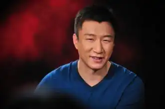 明星全接触 内地明星   下榻的酒店有一间安静的雪茄房,孙红雷每天