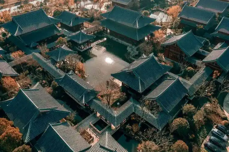 宝山抢东平草堂5669元/2晚度假套餐,沉浸式入住古风酒店,赏宋代建筑群