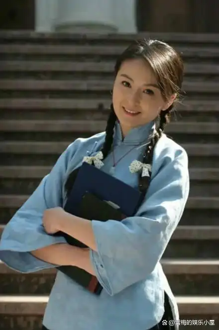 她被誉为干净的女演员富商苦追10年才嫁今和女儿被宠如宝