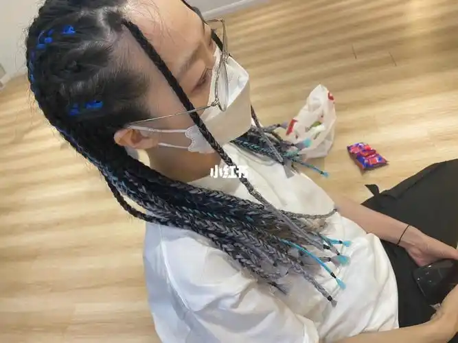 脏辫长袖编头发