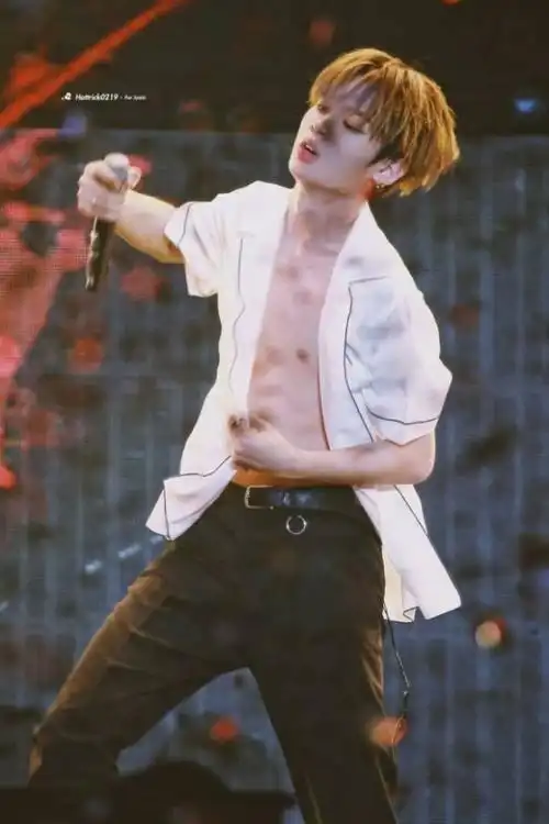 黄明昊蔡徐坤妖精你惹火了