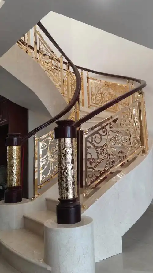 铜艺楼梯扶手 柚木铜护栏 看看它的古典怀旧风