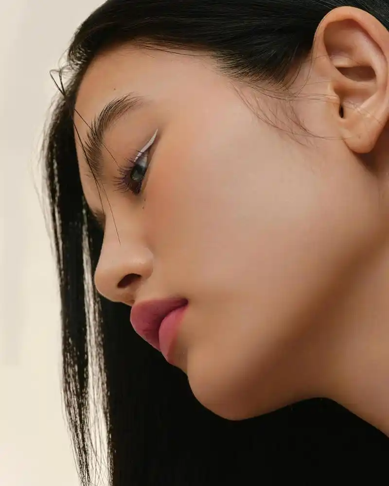 组图:立花惠理彩妆大片出炉 彩色眼线凸显极佳时尚表现力