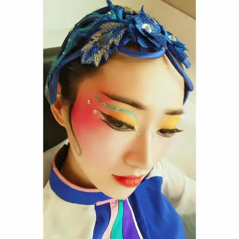 一组漂亮的舞台妆面