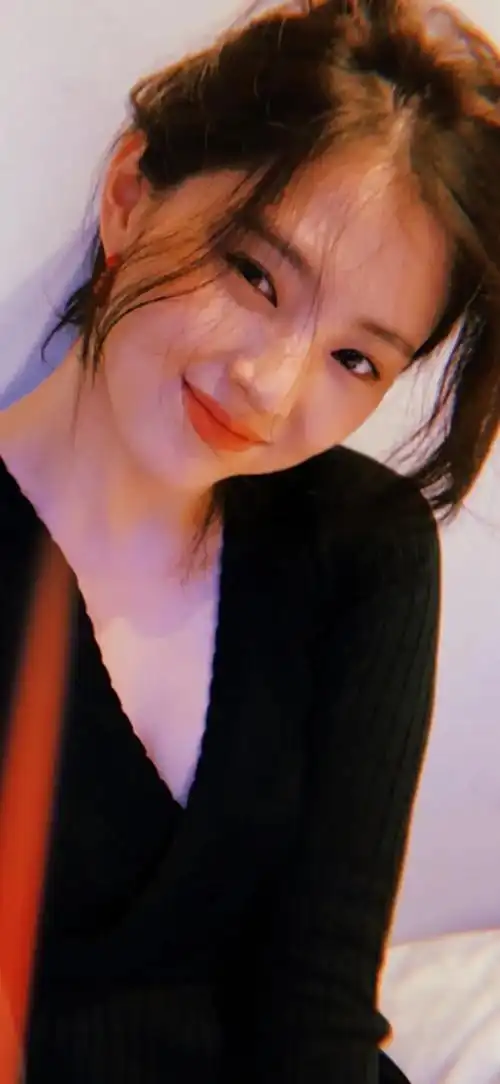 不死终有出头日#高清壁纸 #韩国女星 #韩素希 #抖音小助手 - 抖音