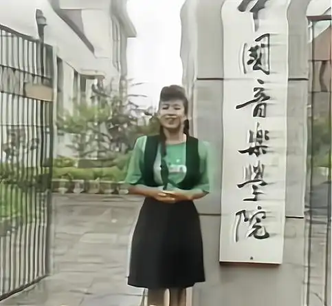 歌唱家张也成名背后有泪水54岁仍未婚是对离世父亲最大的愧疚