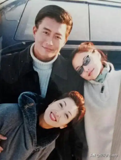 江珊现任丈夫结婚照,比前任靳东还帅,是我们熟悉的演员