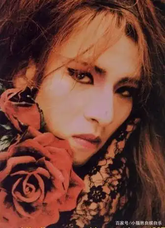 yoshiki,妖孽近半个世纪的,现在依旧如二十岁初