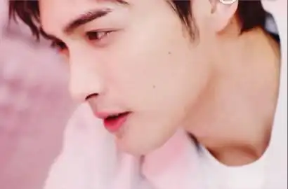 张彬彬超话#张彬彬兰蔻品牌挚友# 我诚邀各位品品彬彬的这个侧脸,绝了