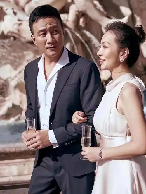 而刘涛在接受媒体采访时,并没有回避对胡军的欣赏之情,坦然表达了自己