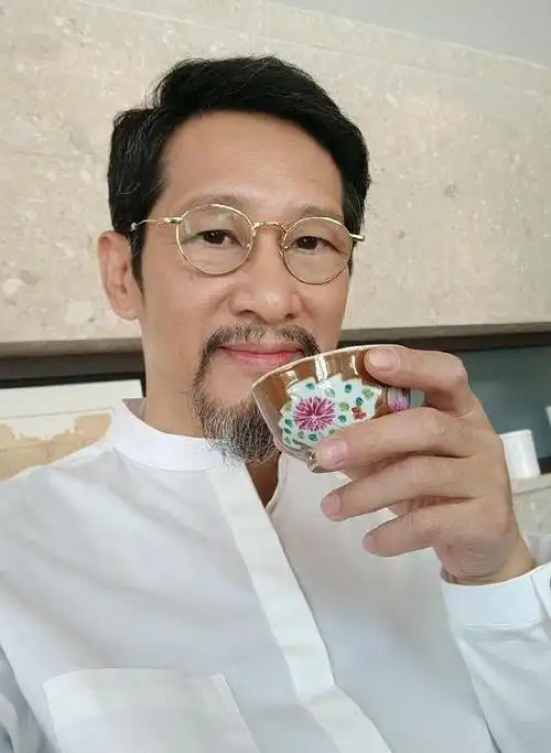 王劲松个人资料写真作品图片大全,个人经历最新消息