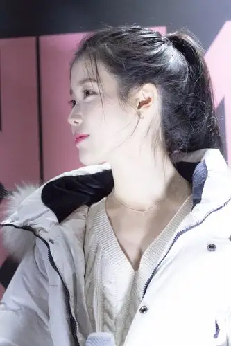 iu李知恩清纯甜美活动照图片