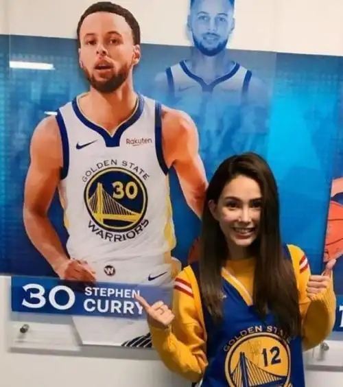 周杰伦在线吃醋昆凌与偶像库里合影周杰伦回应惹粉丝心疼