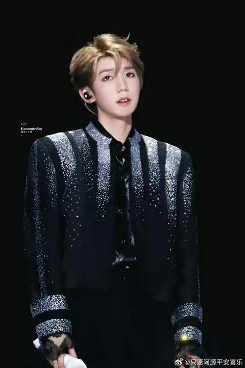 王源roy神图 tfboys十周年演唱会神图 - 高清图片,堆糖,美图壁纸兴趣