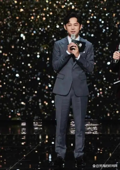 身高不足170的男人,学学何炅这样穿!利落又帅气,很招女生喜欢