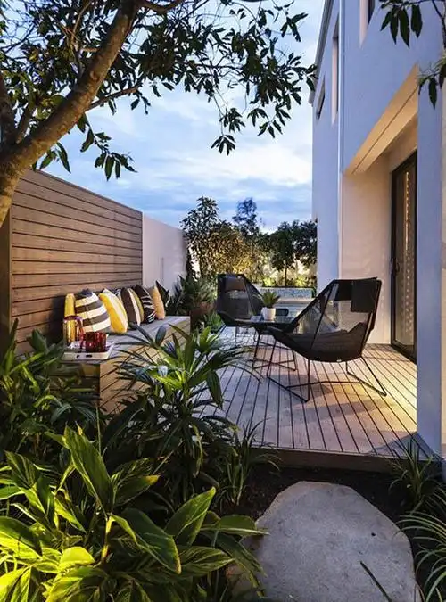 景观小院抱枕椅凳现代简约休闲时尚的别墅庭院设计装修效果图