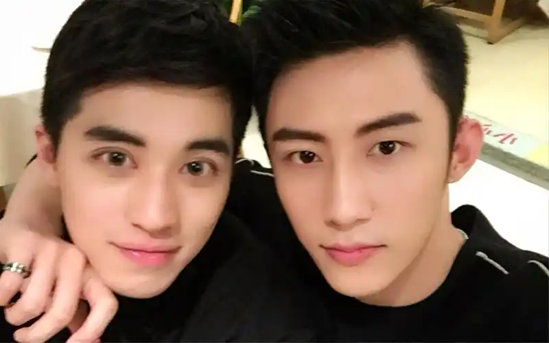 黄景瑜许魏洲2019小年日疯狂发糖吃糖吃到智齿疼我哭了