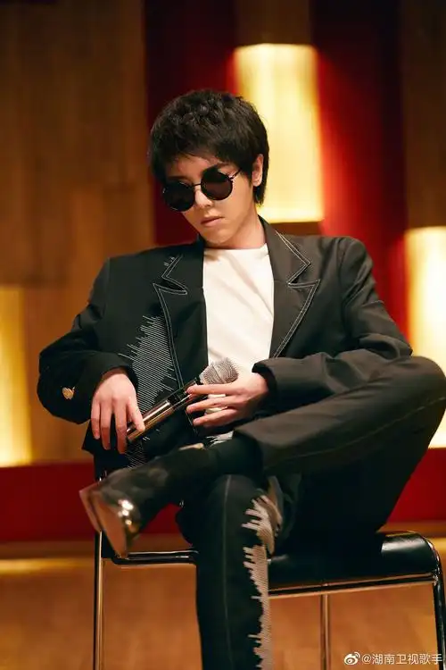 今晚《歌手·当打之年》精彩预告 华晨宇用音乐与爱润荒野