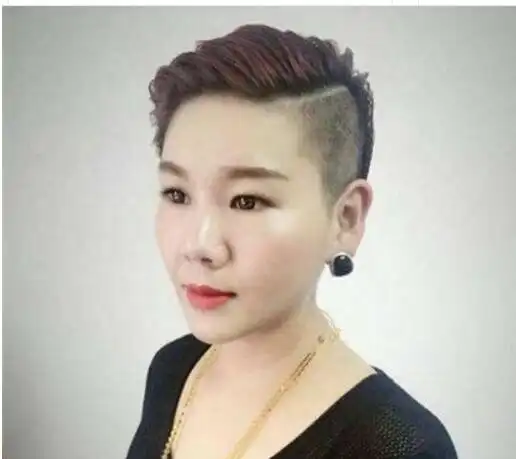 帅气女生剃鬓角短发发型图片