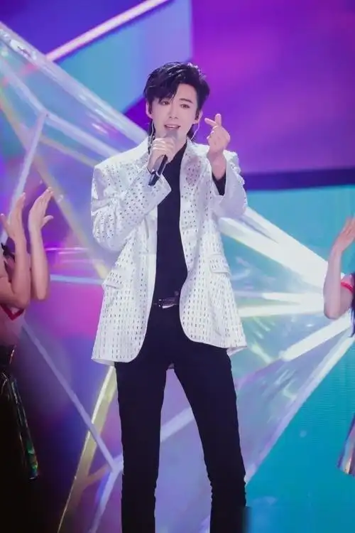 男演员身高有多重要?看《想你》檀健次和《一念》刘宇宁就知道了