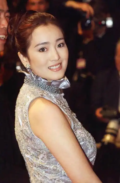 细数巩俐18次戛纳之旅,你最爱哪套战袍?