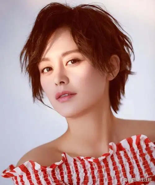 王力可撞脸宁静阿娇被称央视亲闺女演了多次女主仍不红