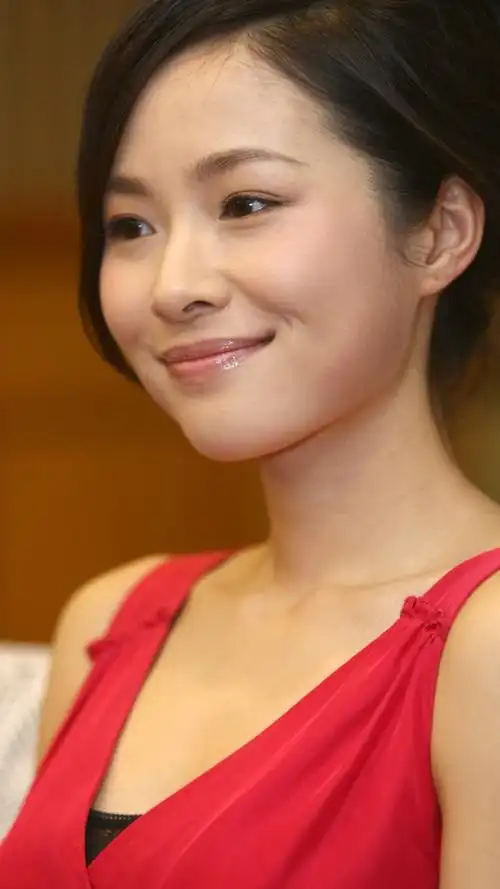 江一燕时尚靓丽写真这颜值真漂亮春风十里不及你的美