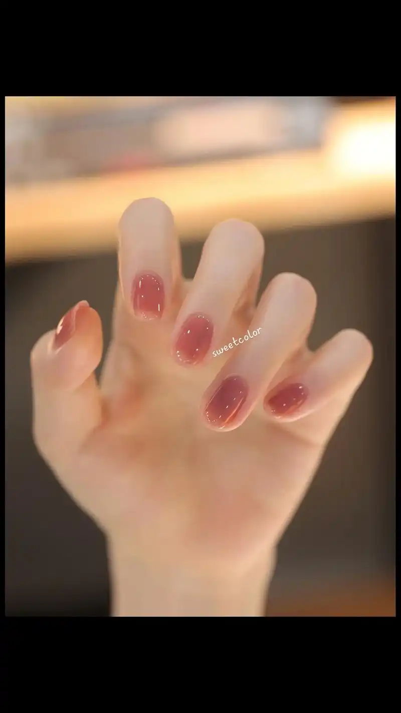 黄黑皮本命美甲!真的会有人不喜欢温温柔柔的蜜桃豆沙色吗?